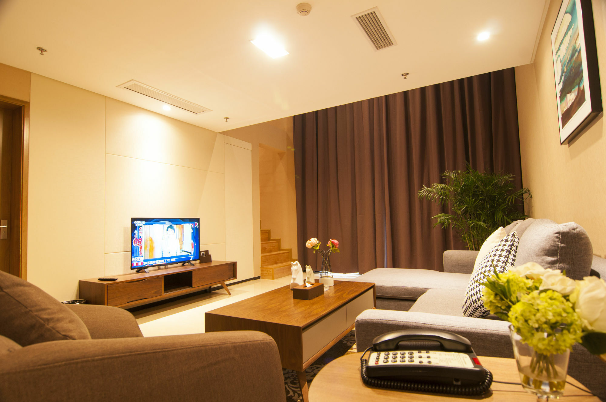 Home Plus Suite Hotel And Apartment Wu-chan Exteriér fotografie