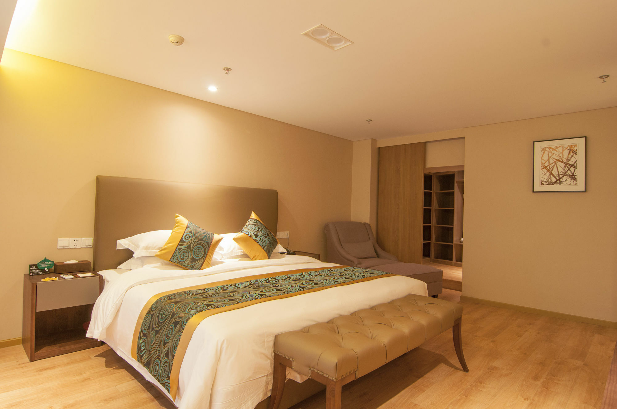 Home Plus Suite Hotel And Apartment Wu-chan Exteriér fotografie