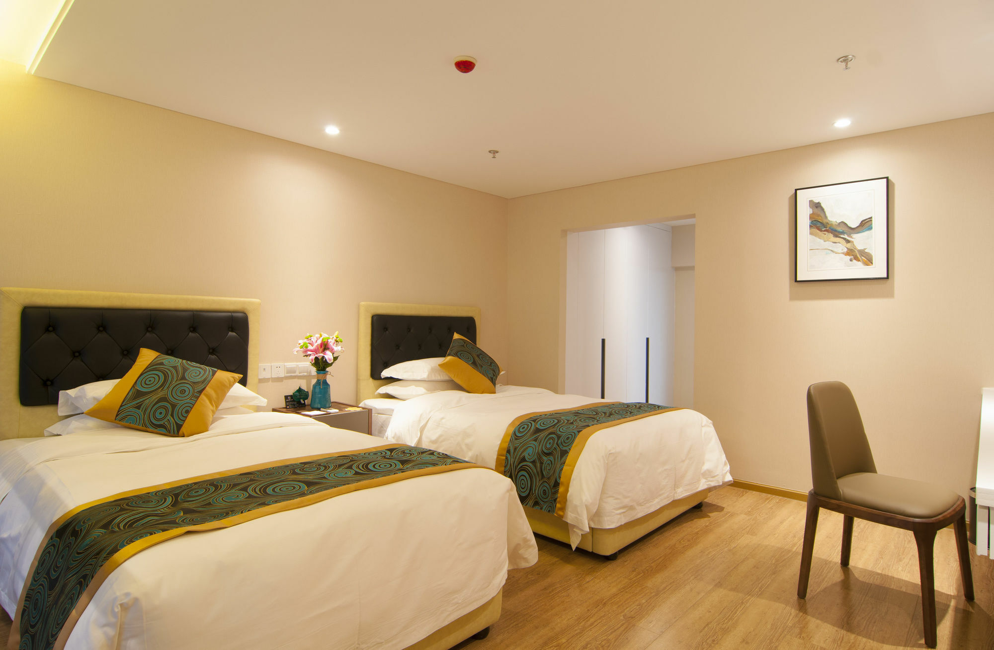 Home Plus Suite Hotel And Apartment Wu-chan Exteriér fotografie